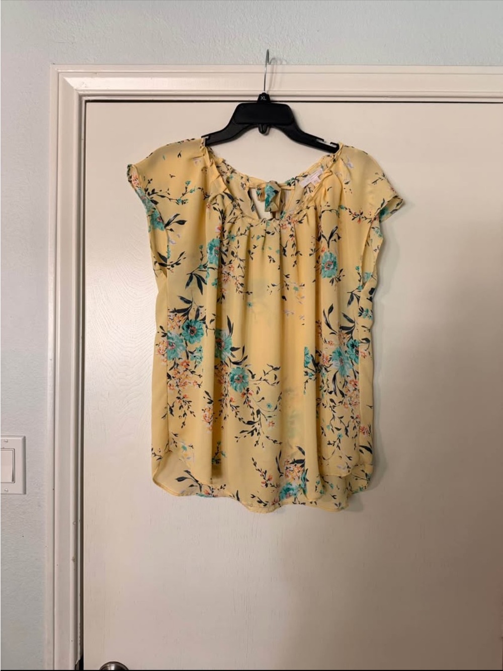 LC Lauren Conrad Yellow Floral Short-Sleeve Blouse with Blue Accents